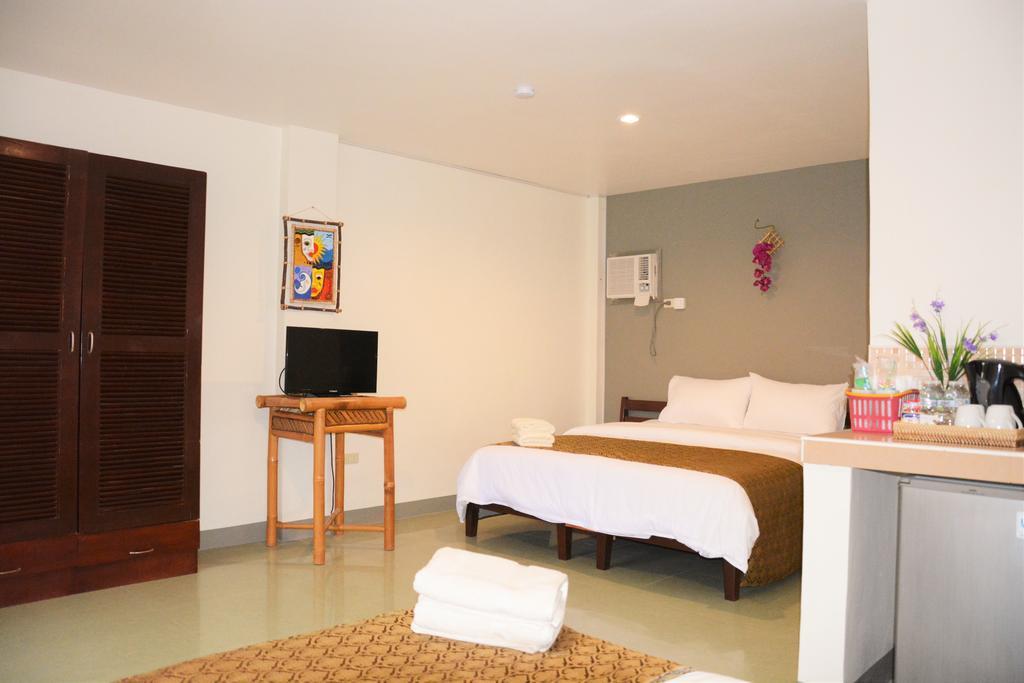 Alona Studios Apartment Hotel بنغلاو المظهر الخارجي الصورة
